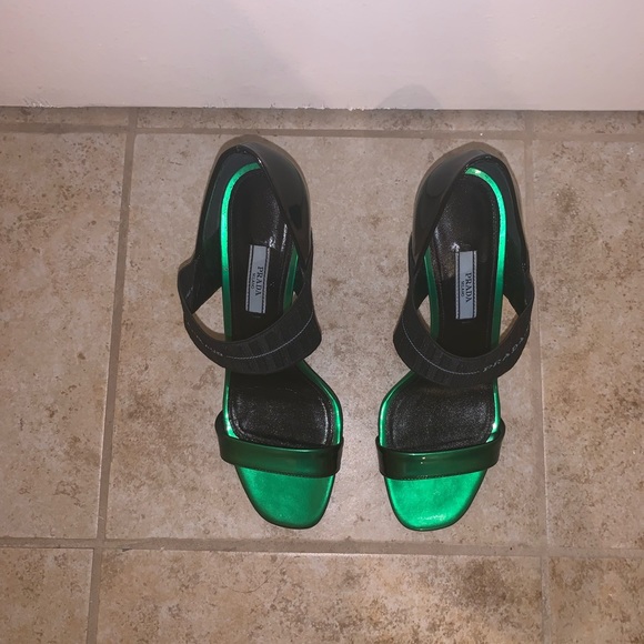 Prada heels - Picture 6 of 8